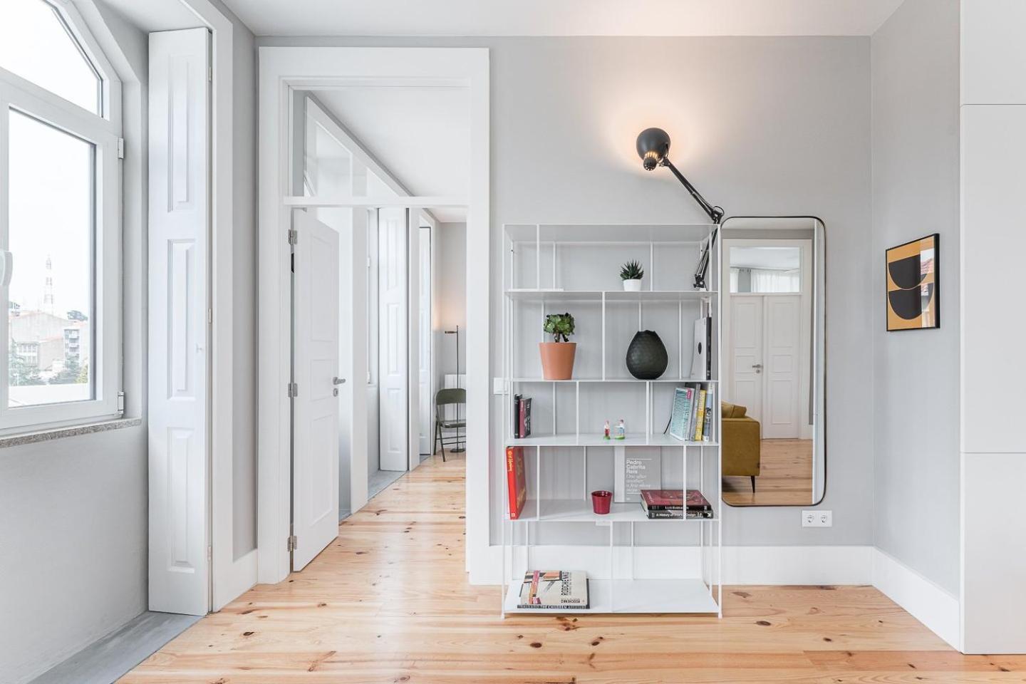 Guestready - Colorful Apt Near Agosto Station Porto Luaran gambar