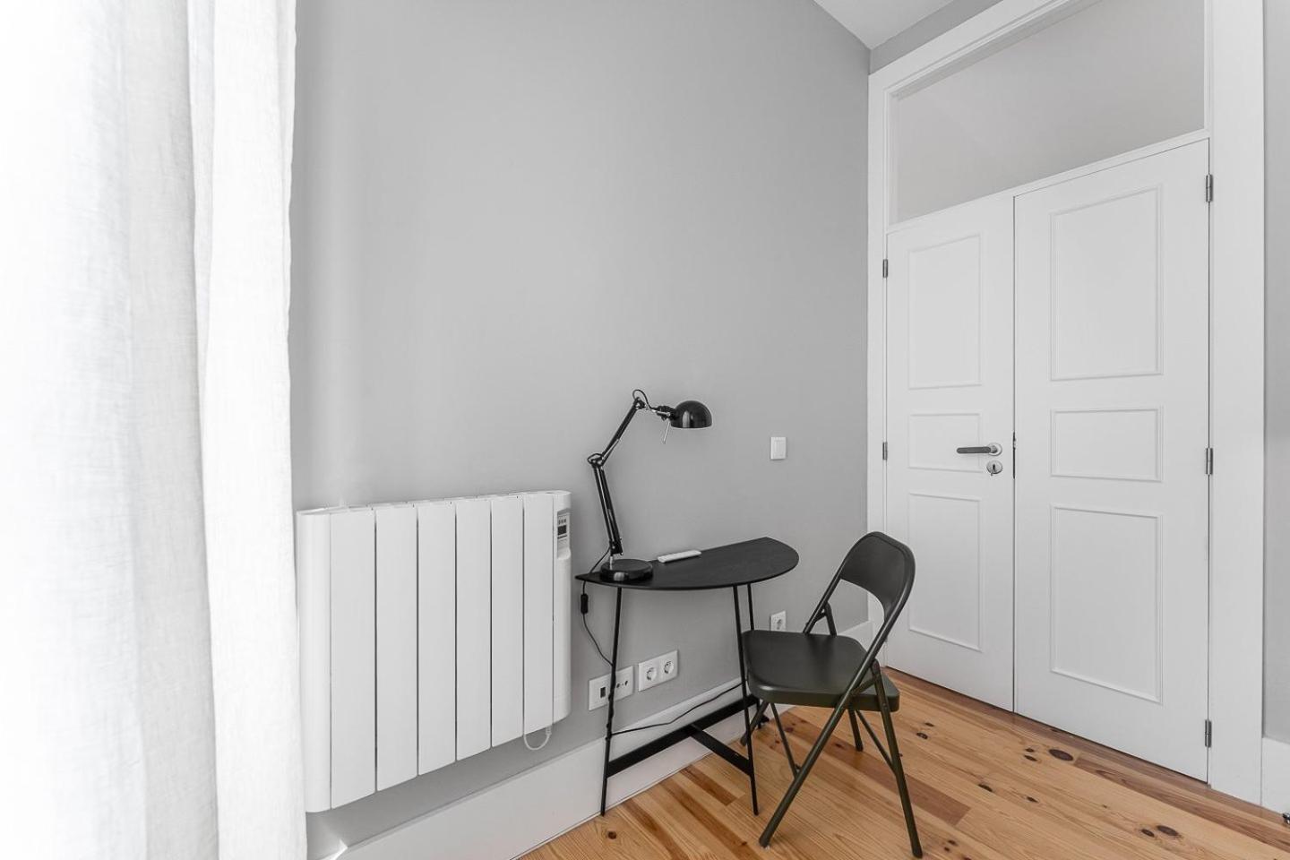 Guestready - Colorful Apt Near Agosto Station Porto Luaran gambar