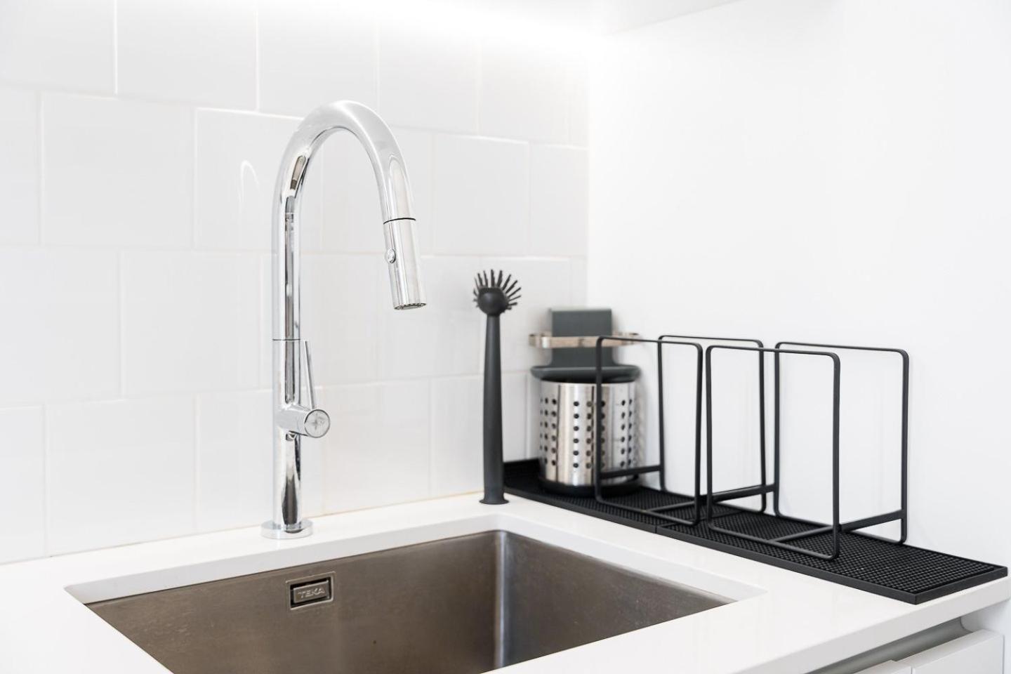 Guestready - Colorful Apt Near Agosto Station Porto Luaran gambar