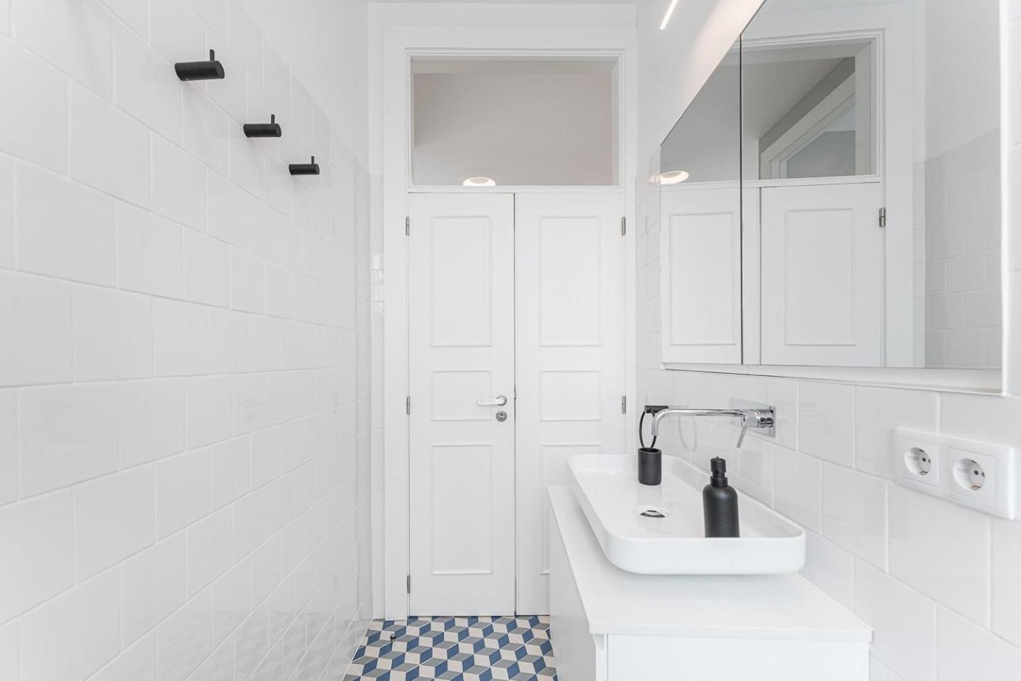 Guestready - Colorful Apt Near Agosto Station Porto Luaran gambar