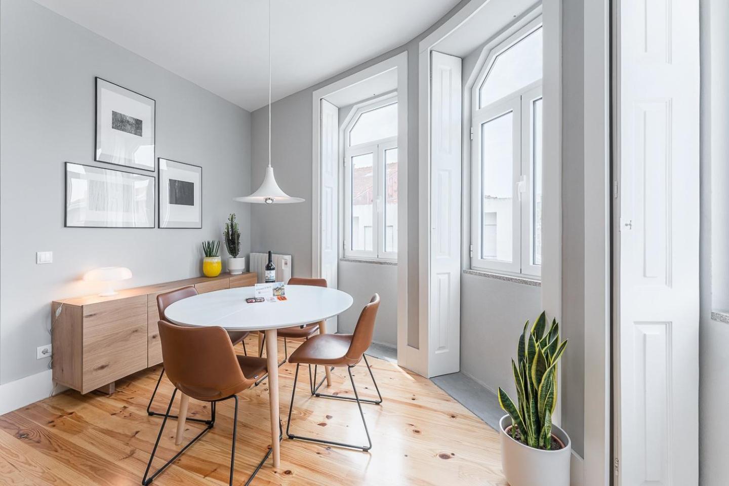 Guestready - Colorful Apt Near Agosto Station Porto Luaran gambar